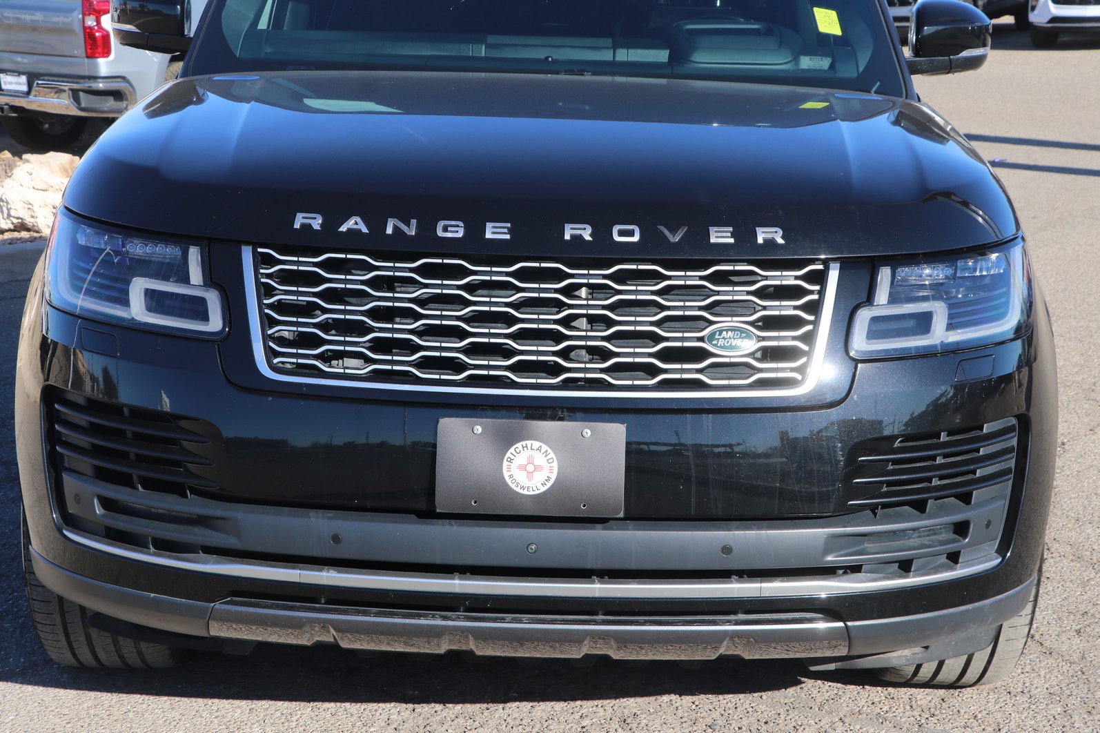 Used 2020 Land Rover Range Rover HSE image 2