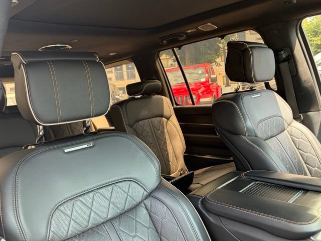 Used 2024 Jeep Grand Wagoneer Series III w/ Quick Order Packagew 28T AWD/4WD image 28
