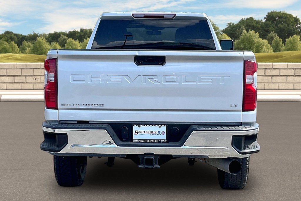 Used 2022 Chevrolet Silverado 2500 LT w/ Convenience Package AWD/4WD image 4