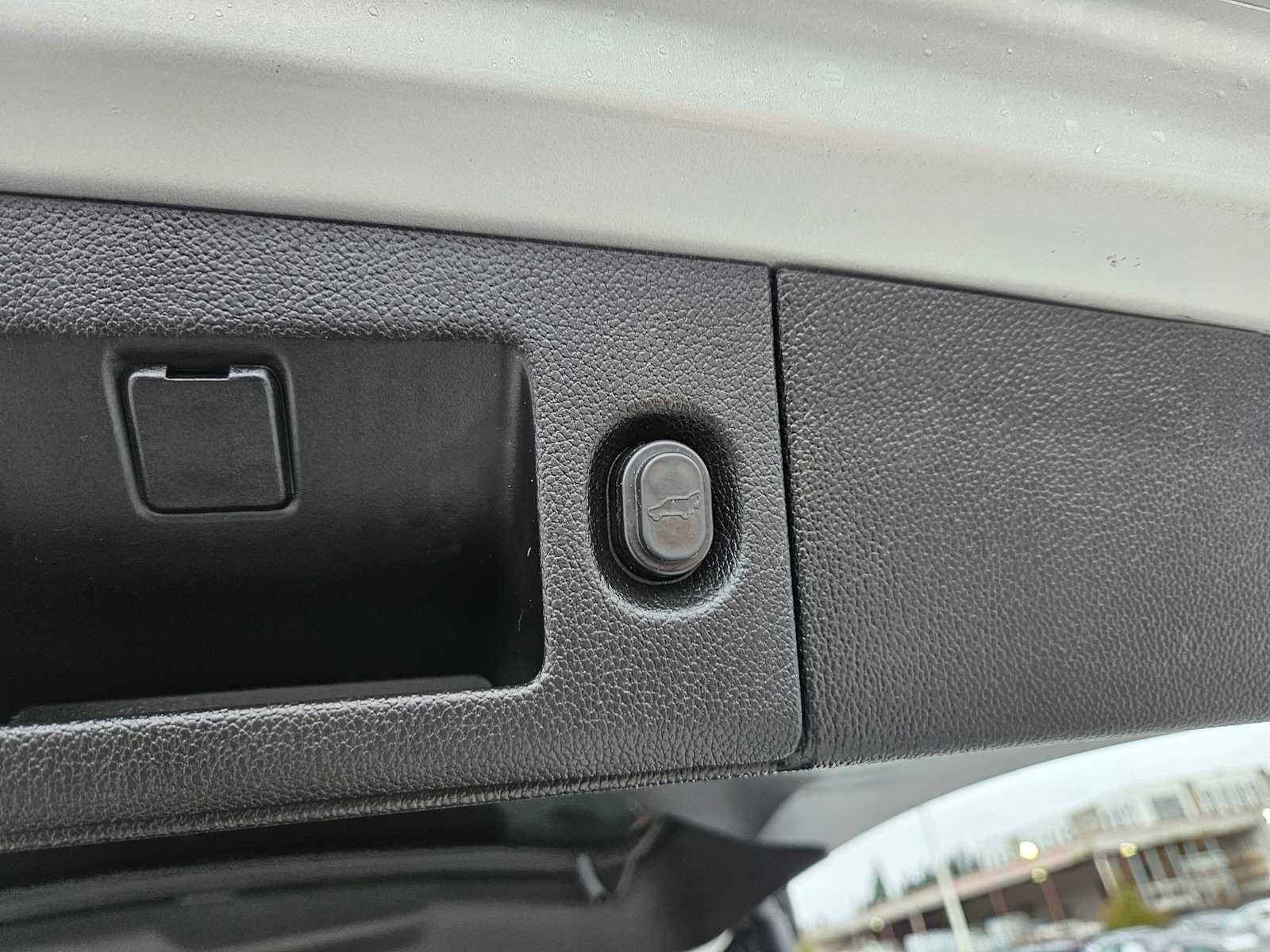 Used 2019 Chevrolet Tahoe LT image 19