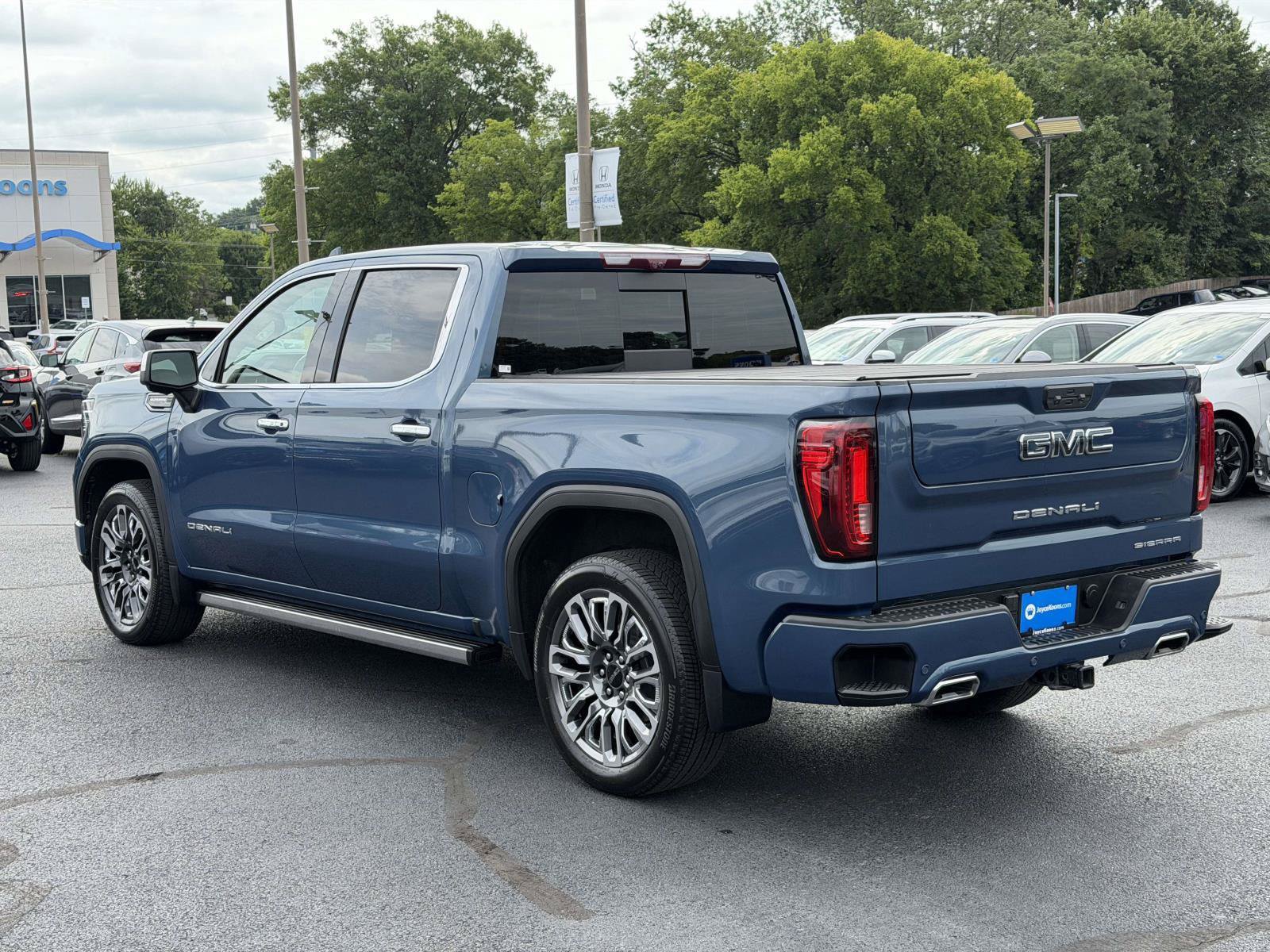 Used 2024 GMC Sierra 1500 Denali Ultimate AWD/4WD image 3