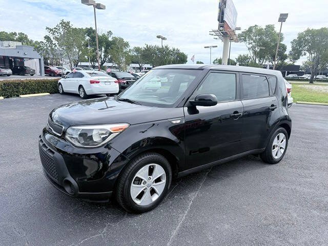 Used 2014 Kia Soul FWD image 2