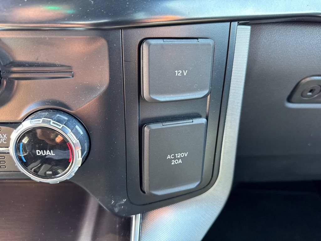 Used 2024 Ford F150 Platinum w/ FX4 Off-Road Package AWD/4WD image 32