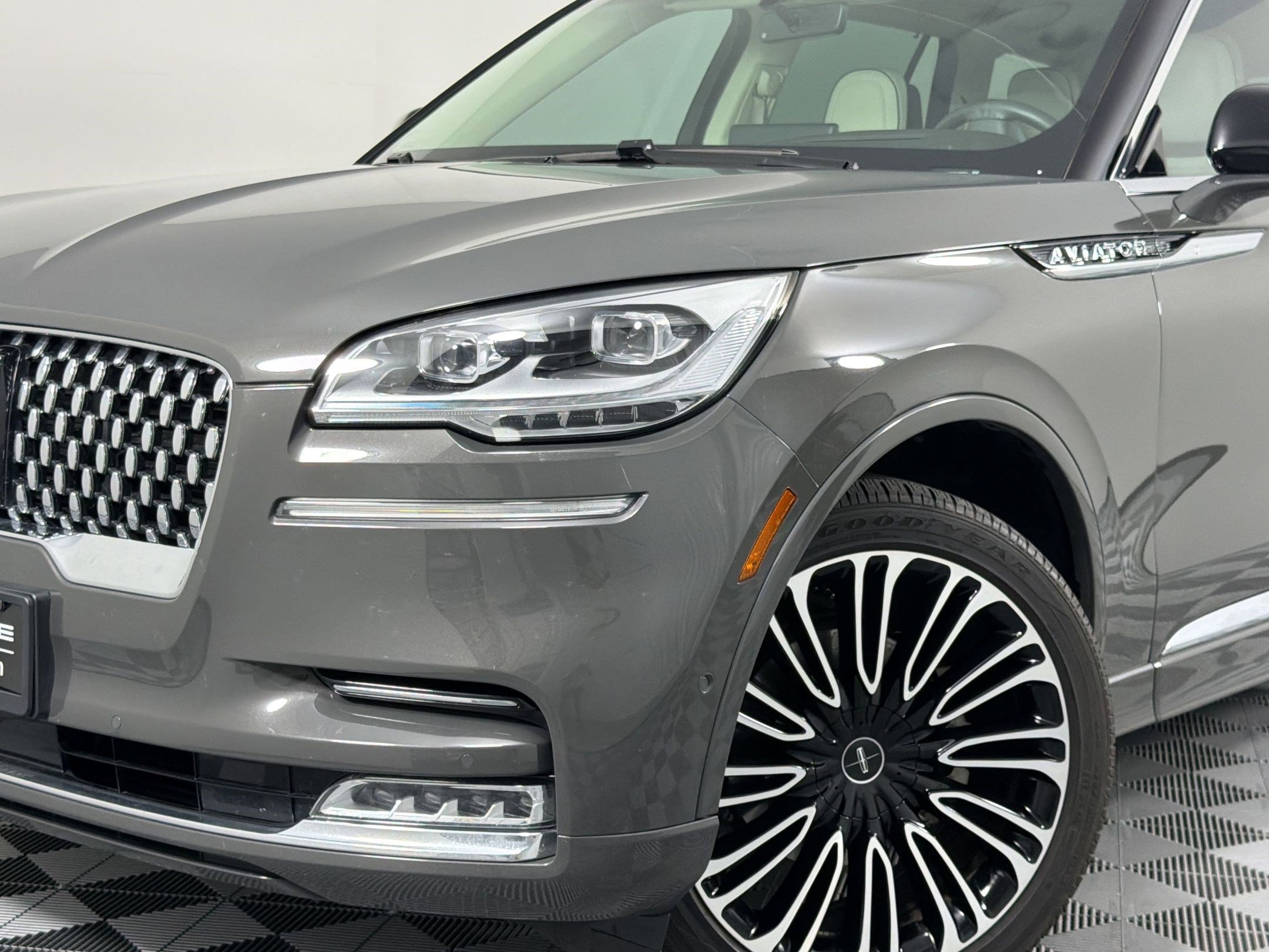 Used 2023 Lincoln Aviator Black Label AWD/4WD image 6