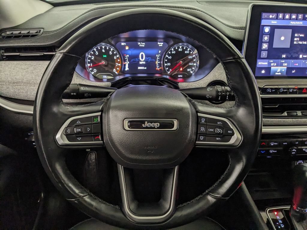 Used 2022 Jeep Compass Latitude w/ Sun and Sound Group AWD/4WD image 10