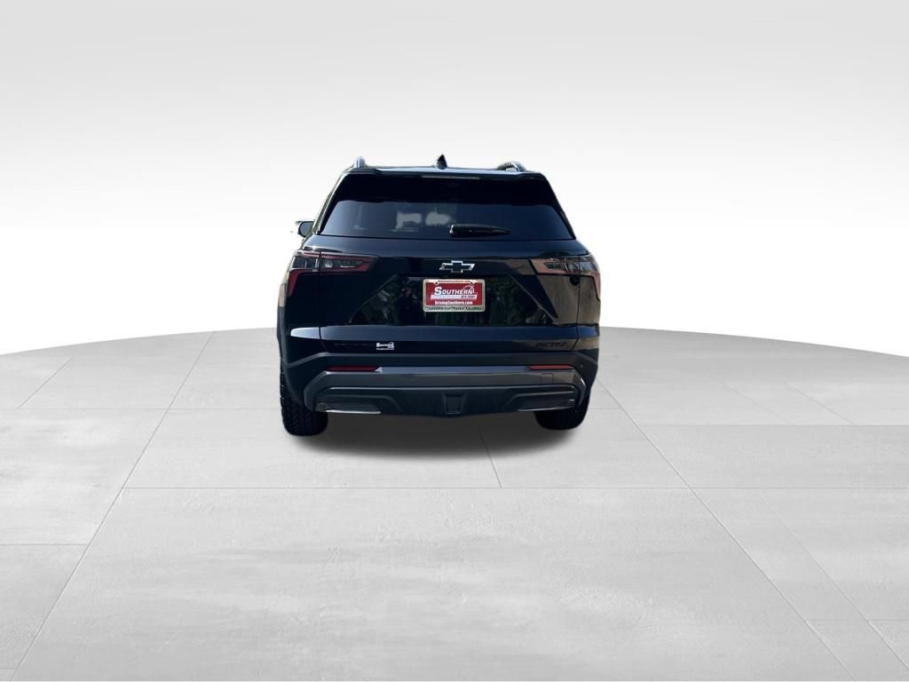 Used 2025 Chevrolet Equinox ACTIV w/ Safety and Technology Package FWD image 4