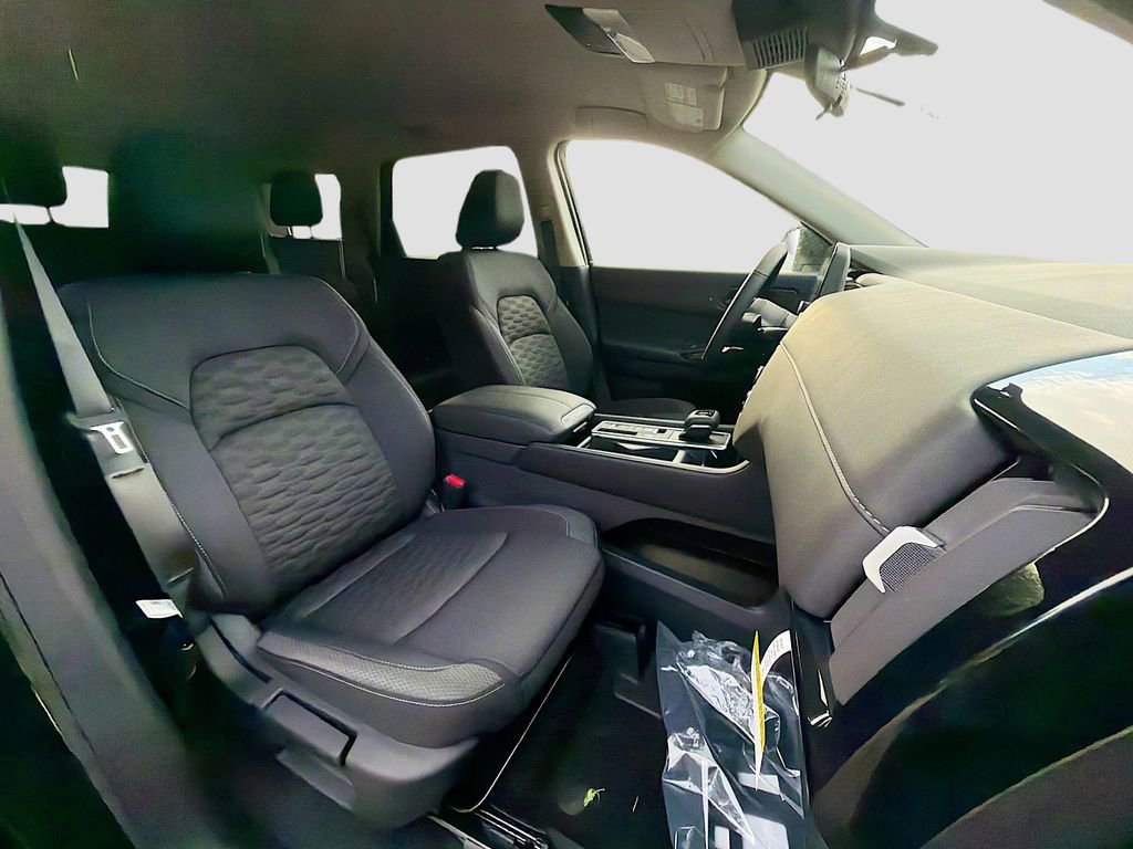 New 2025 Nissan Pathfinder SV image 32