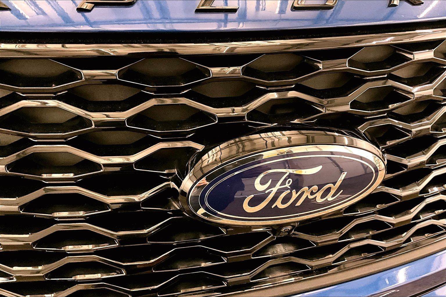 Used 2020 Ford Explorer ST w/ Premium Technology Package image 30