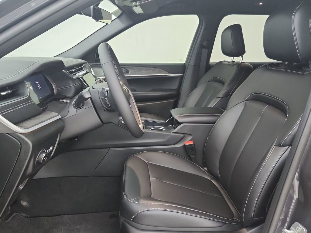 New 2025 Jeep Grand Cherokee L Limited w/ Black Appearance Package image 19