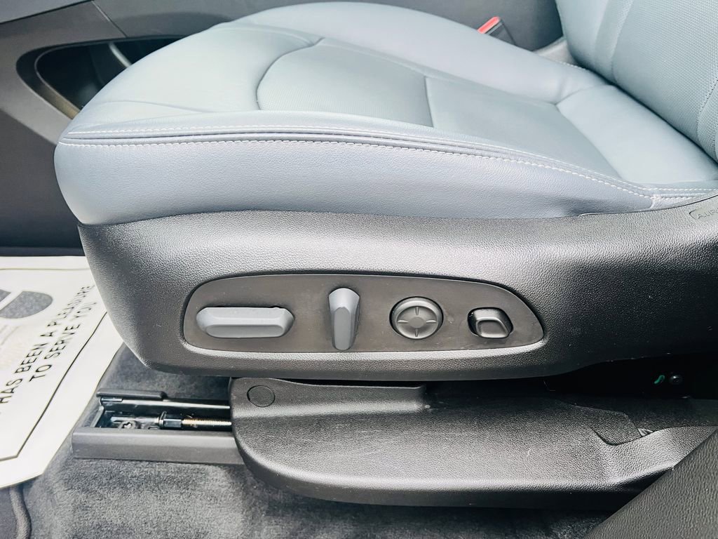 Used 2022 Buick Enclave Premium w/ Experience Buick Package image 16