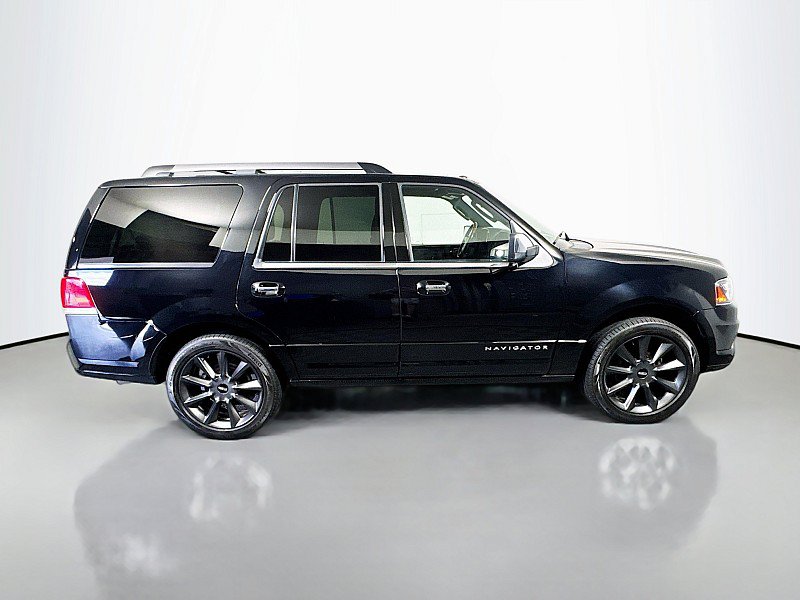 Used 2016 Lincoln Navigator Reserve AWD/4WD image 8