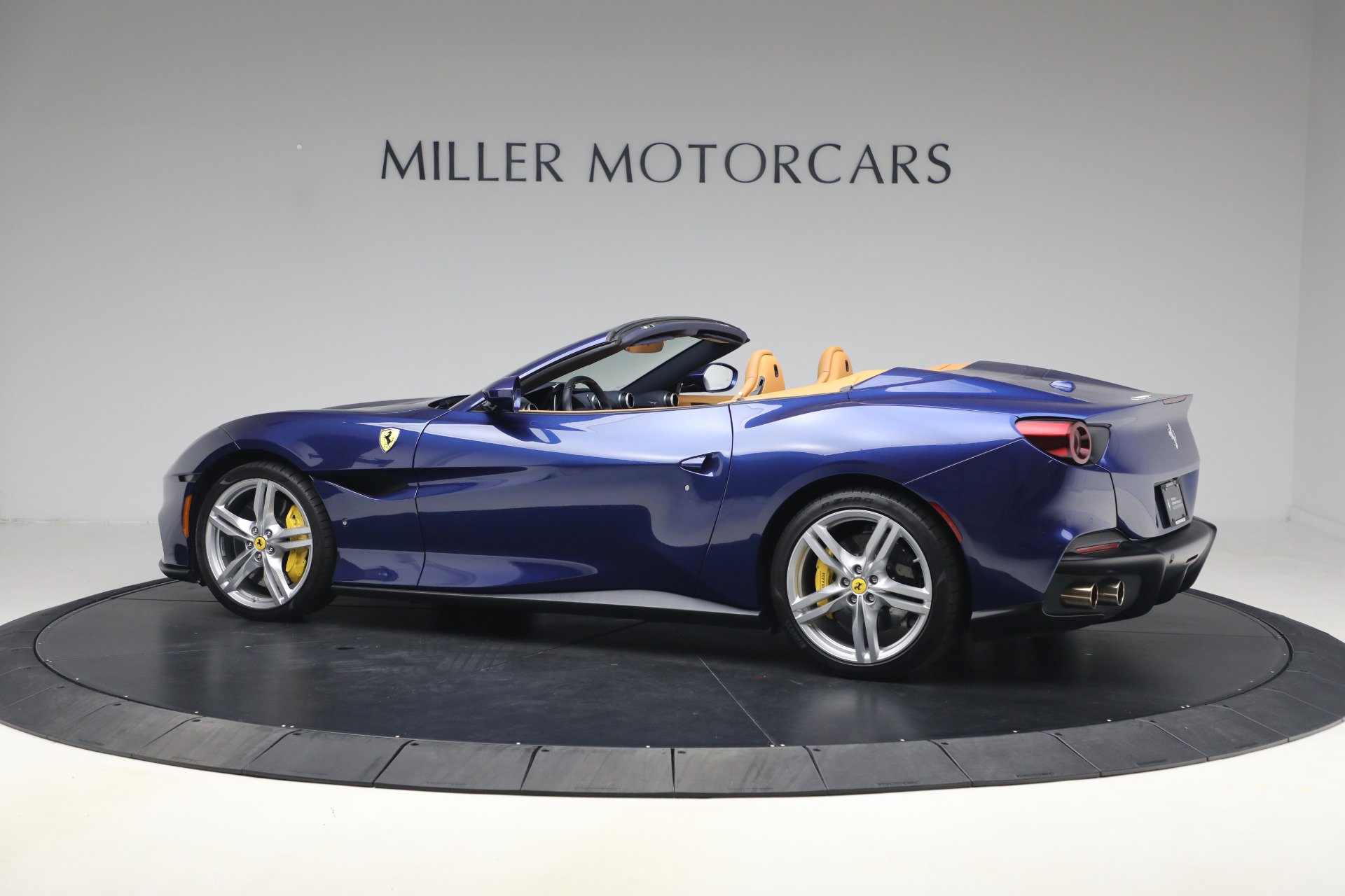 Certified 2022 Ferrari Portofino M image 4