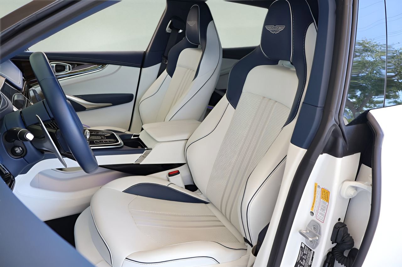 Used 2025 Aston Martin DBX 707 AWD/4WD image 11