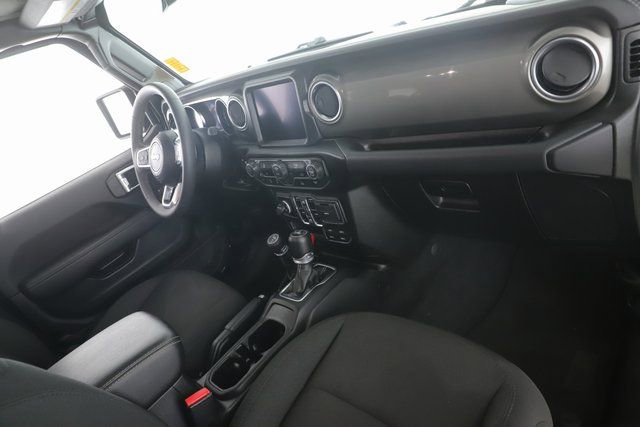 Used 2023 Jeep Wrangler Sahara image 28
