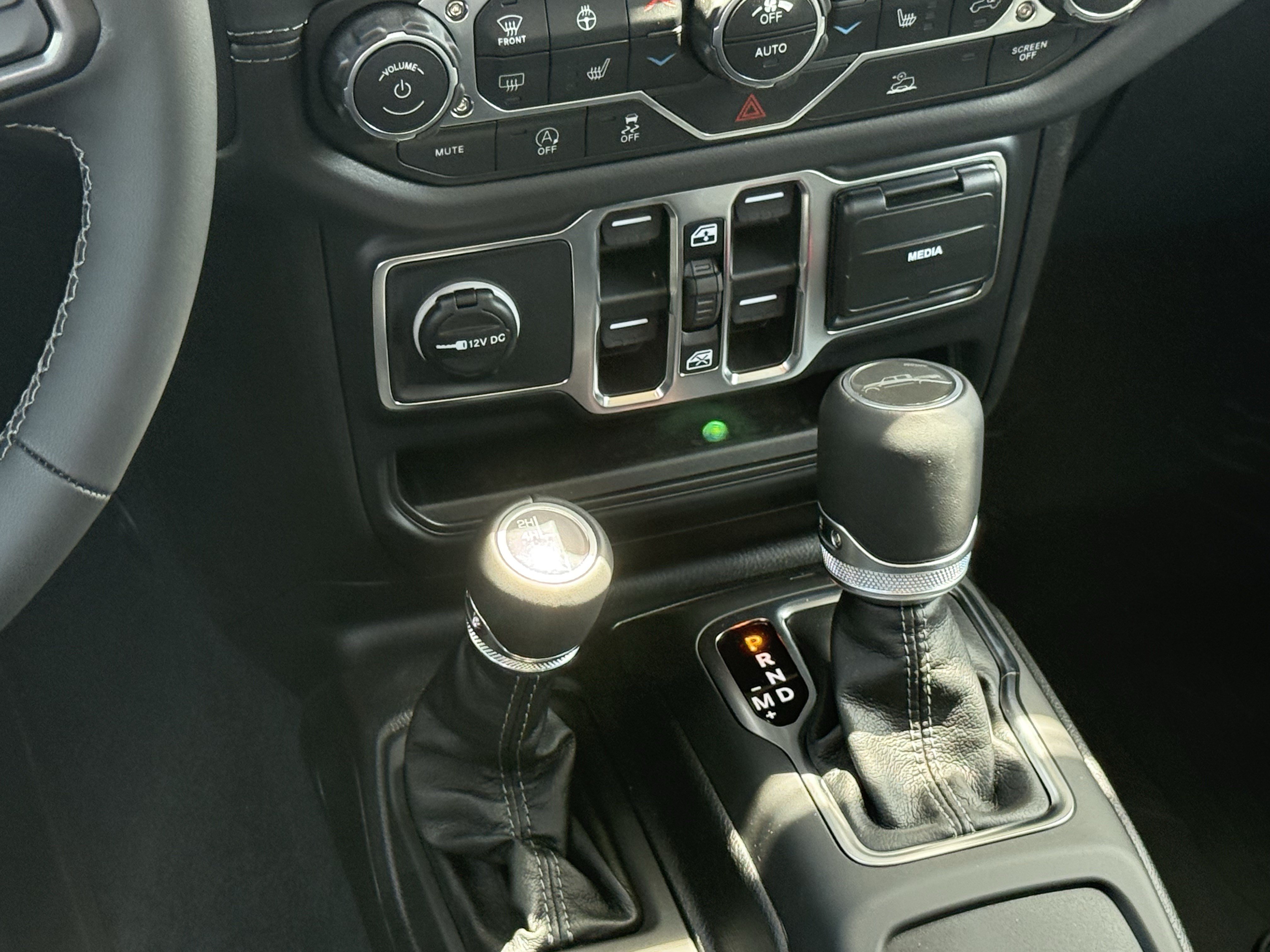 New 2026 Jeep Gladiator Sport AWD/4WD image 15