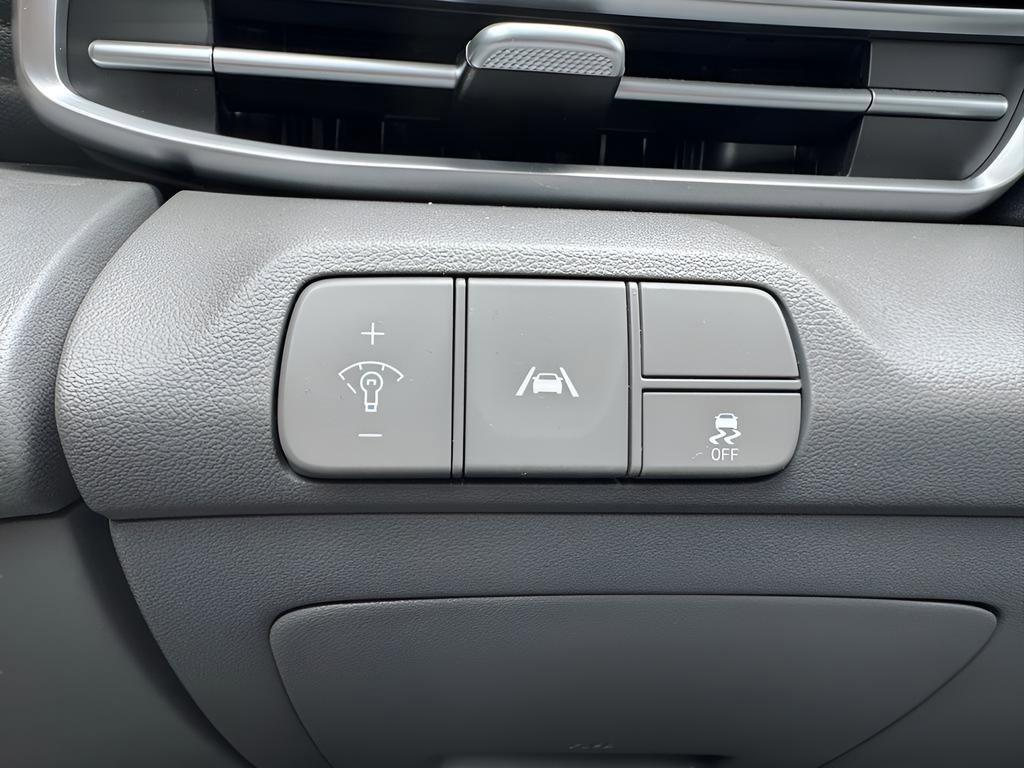 Used 2023 Hyundai Elantra SEL w/ Convenience Package image 24