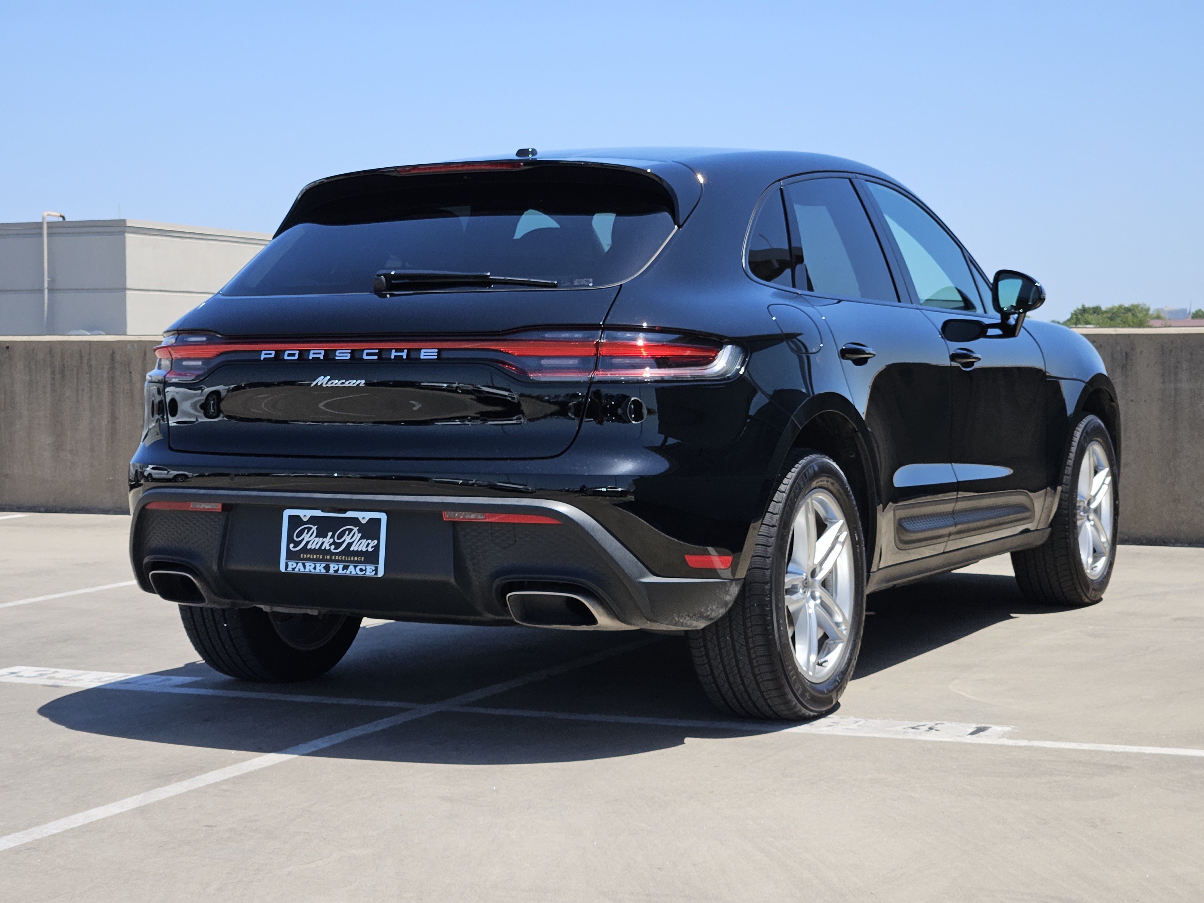 Certified 2026 Porsche Macan AWD/4WD image 8