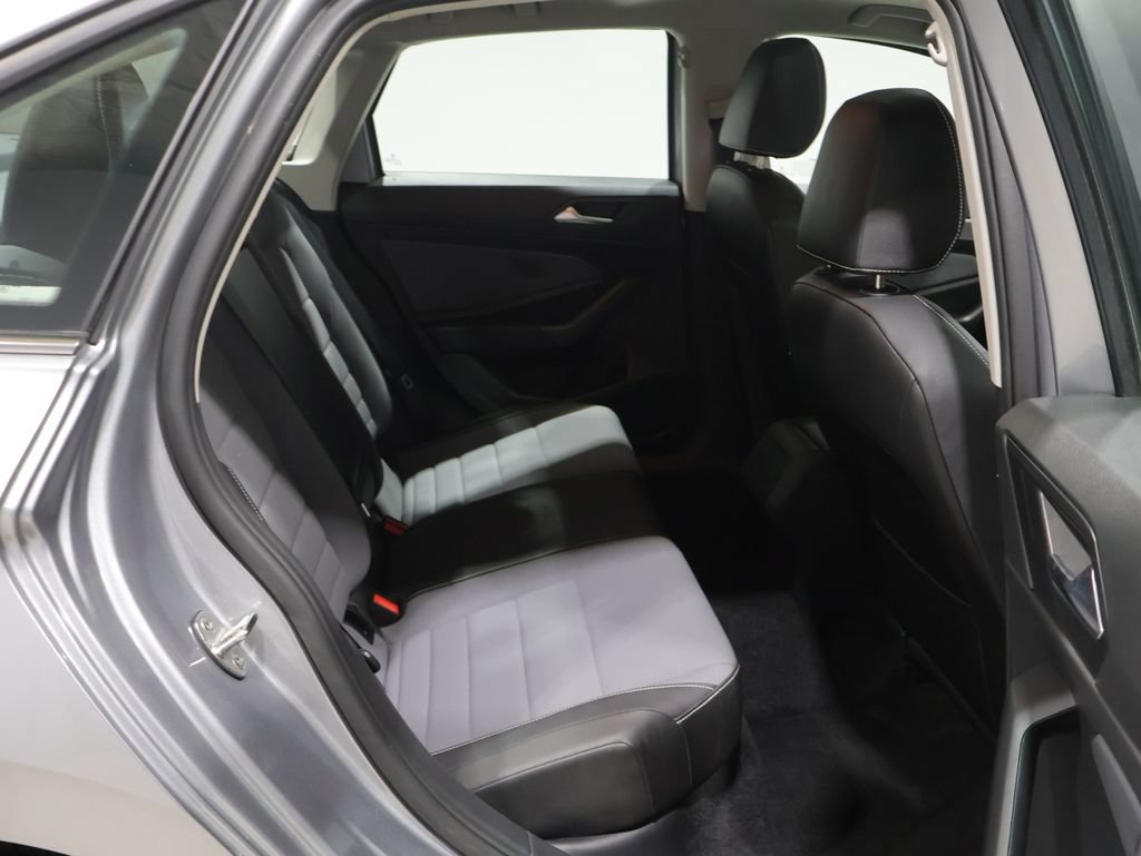 Used 2025 Volkswagen Jetta SE FWD image 22