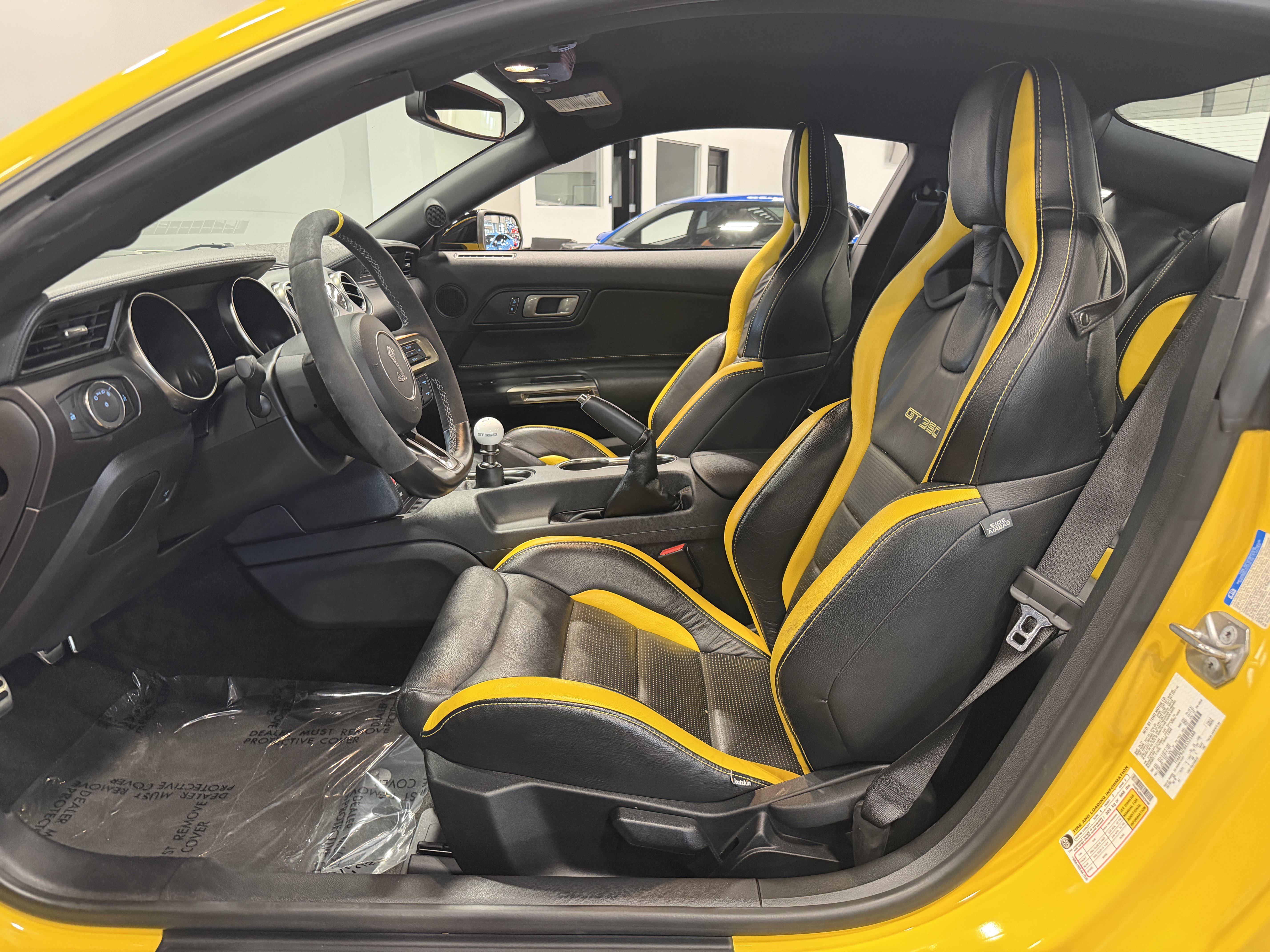 Used 2017 Ford Mustang Shelby GT350 w/ Electronics Package RWD image 11