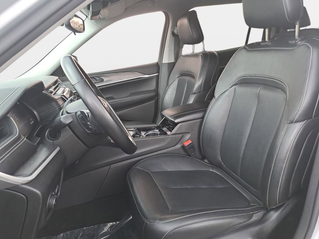 Certified 2022 Jeep Grand Cherokee L Limited AWD/4WD image 18