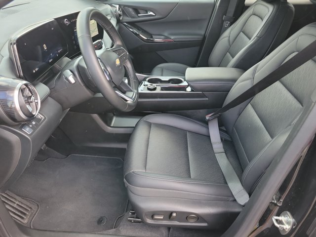 Used 2026 Chevrolet Equinox LT w/ Convenience Package II FWD image 5