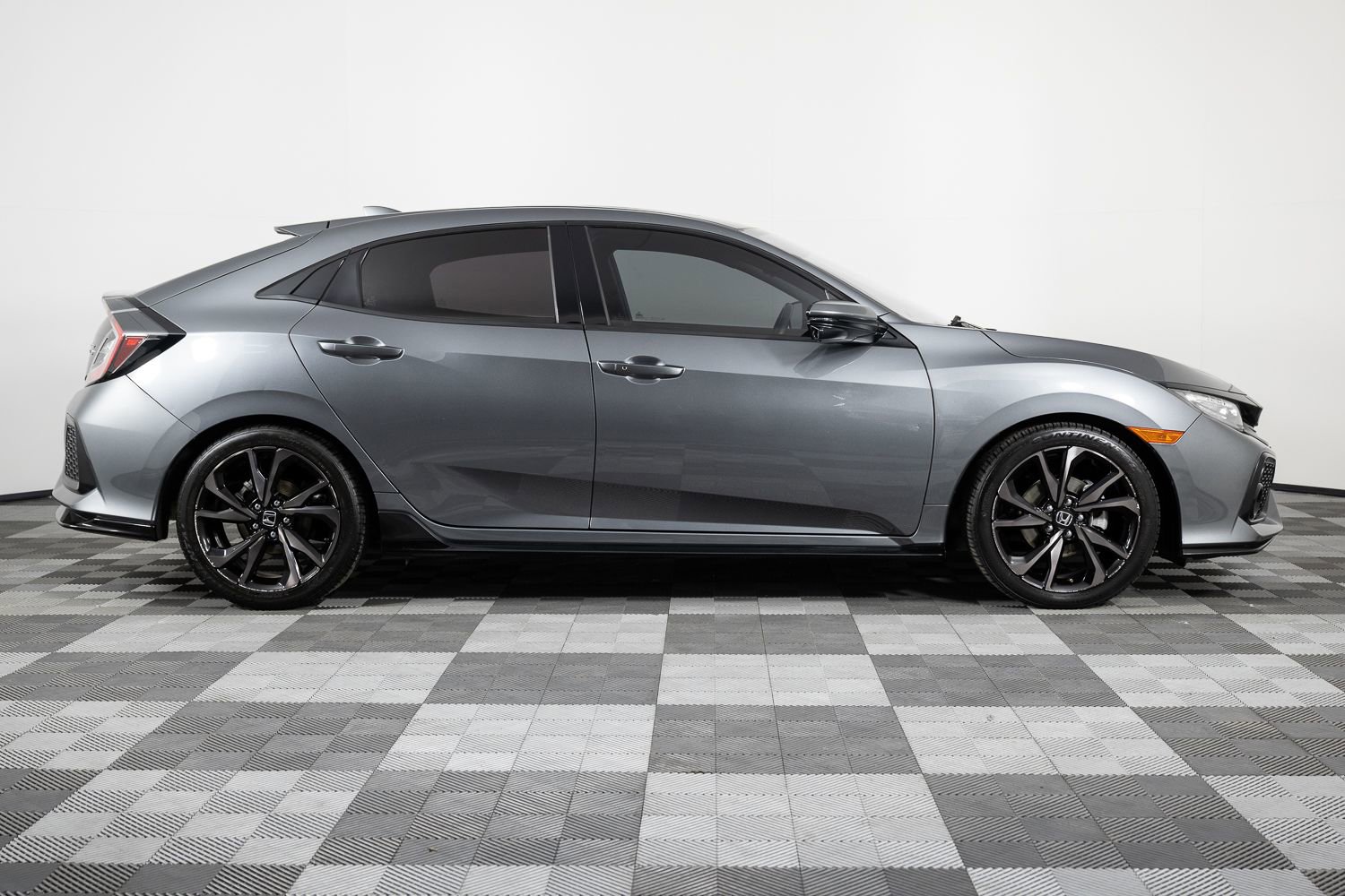 Used 2018 Honda Civic Sport Touring image 9