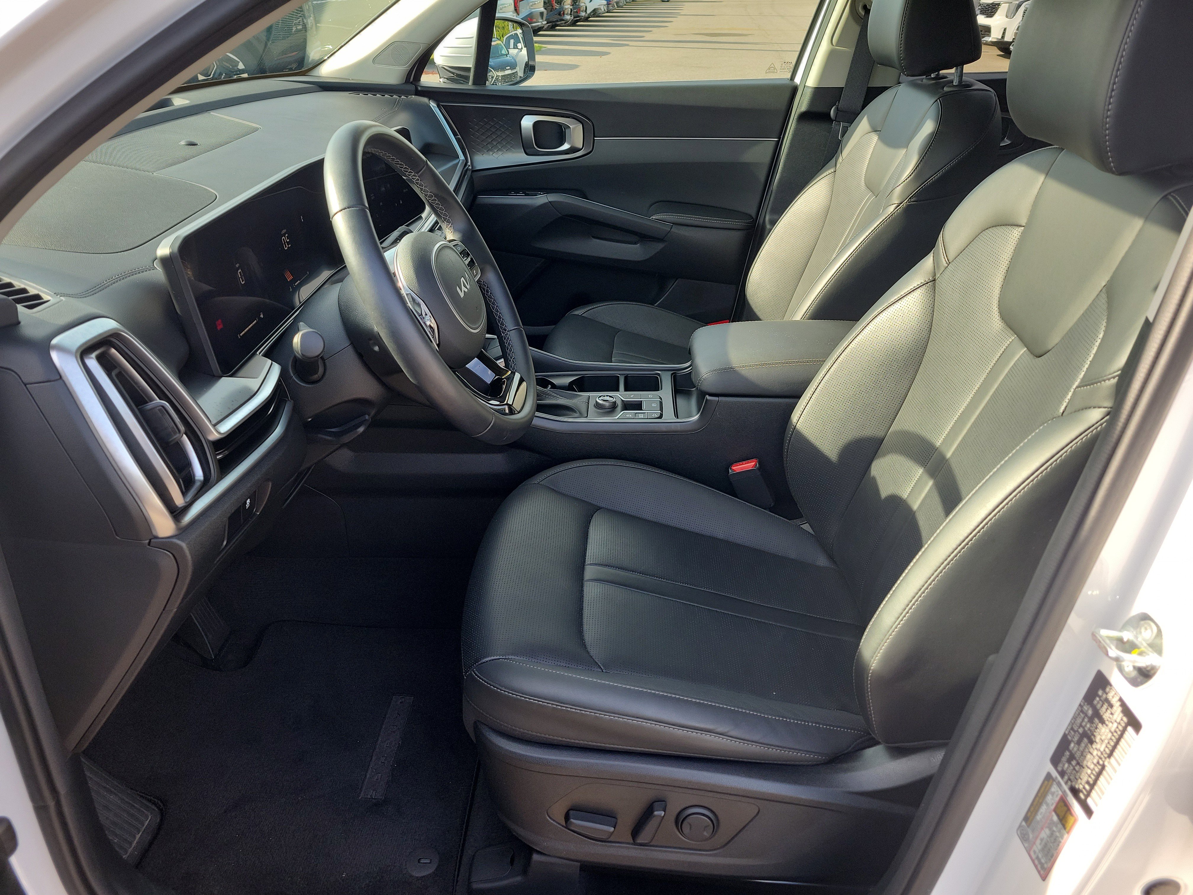 Certified 2025 Kia Sorento S w/ Panoramic Sunroof Package FWD image 22