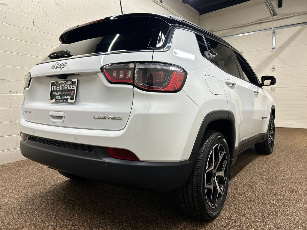 Used 2025 Jeep Compass Limited AWD/4WD image 2
