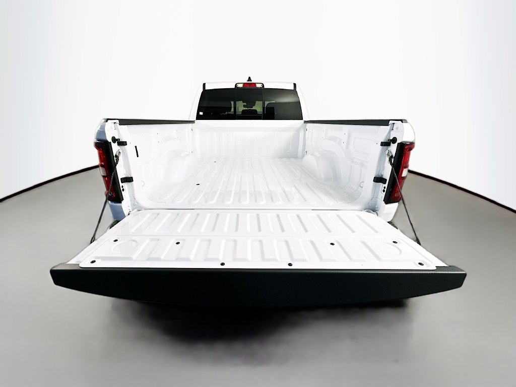 New 2026 RAM 1500 Express AWD/4WD image 15