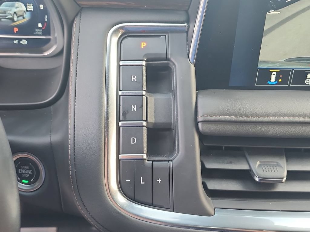 Certified 2023 Chevrolet Suburban High Country AWD/4WD image 16