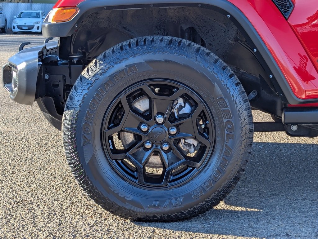 Used 2022 Jeep Gladiator Willys image 41