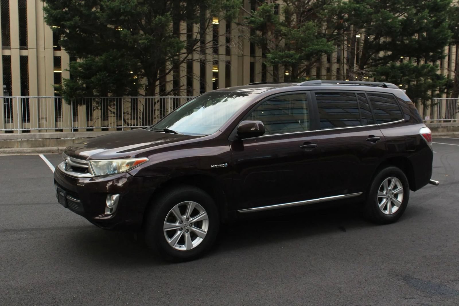Used 2013 Toyota Highlander 4WD Hybrid image 10