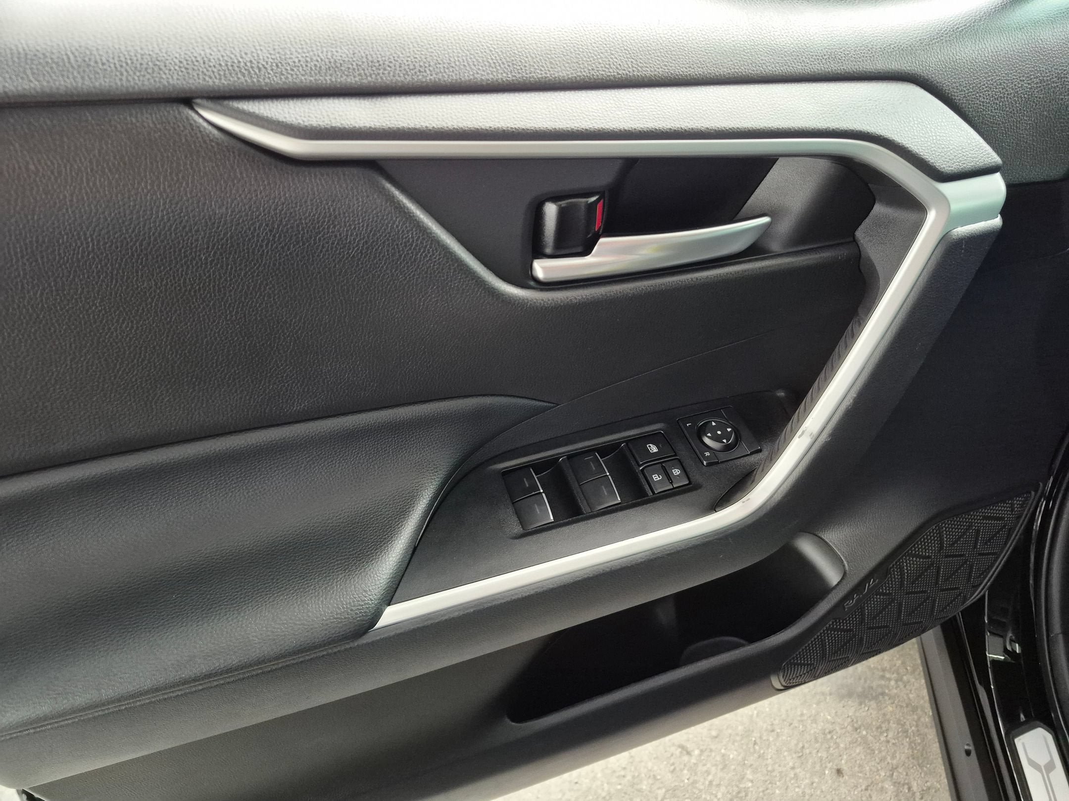 Certified 2025 Toyota RAV4 XLE Premium FWD image 8