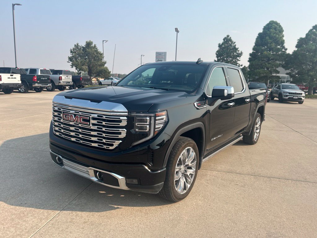 Used 2023 GMC Sierra 1500 Denali w/ Denali Reserve Package AWD/4WD image 1