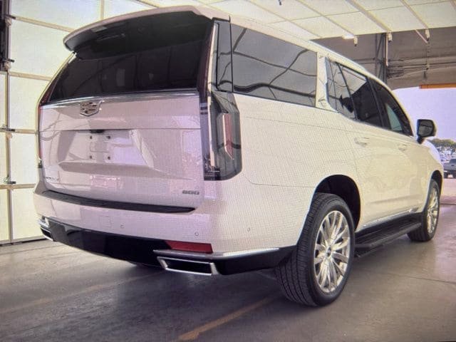 Used 2021 Cadillac Escalade Premium Luxury AWD/4WD image 4