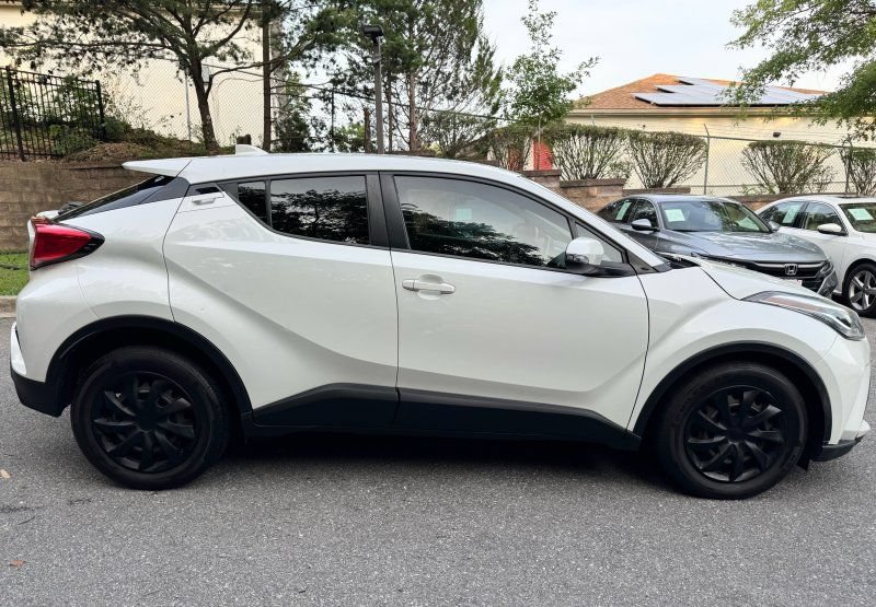 Used 2021 Toyota C-HR LE FWD image 8
