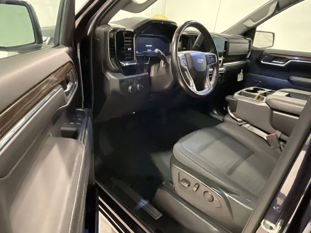 Used 2023 Chevrolet Silverado 1500 RST w/ Z71 Off-Road Package image 17