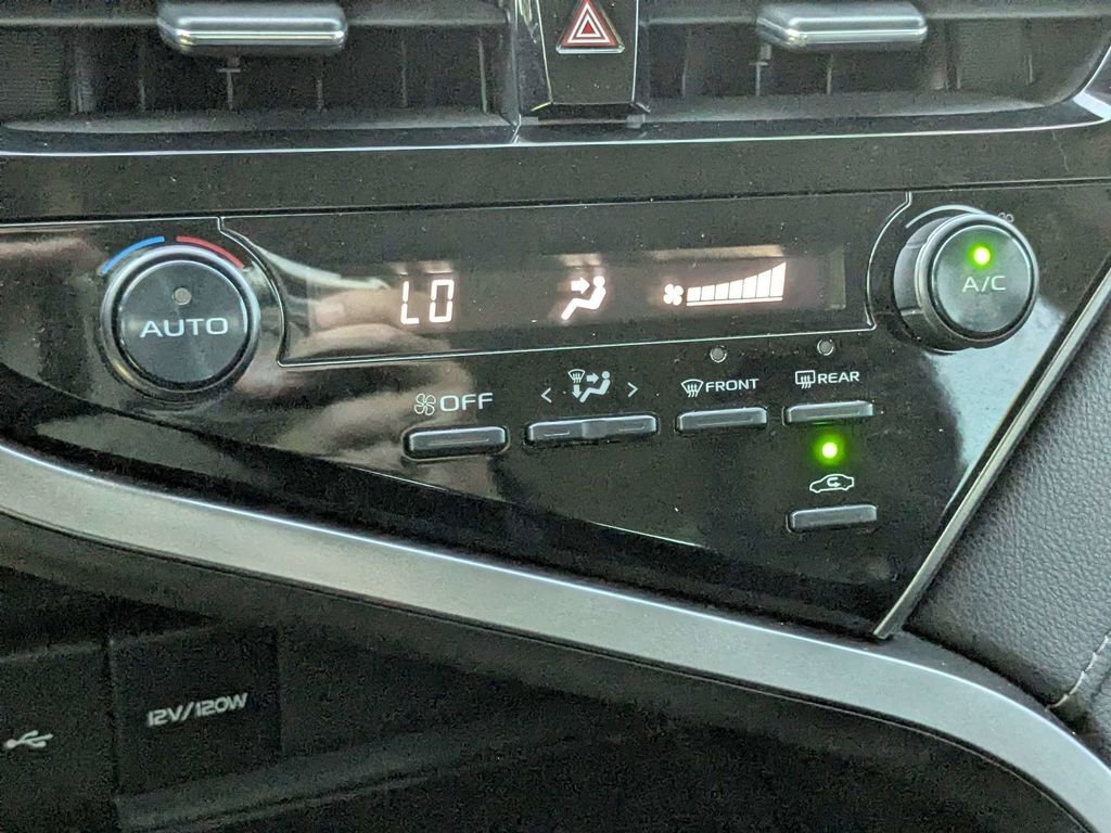 Used 2021 Toyota Camry SE image 22