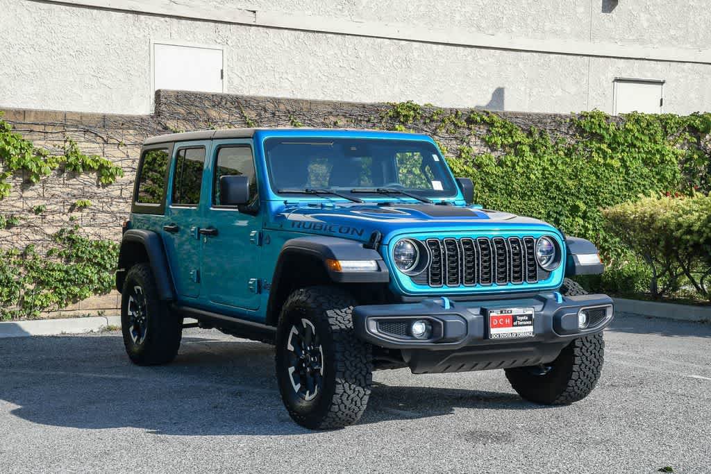 Used 2024 Jeep Wrangler Unlimited Rubicon 4xe w/ Convenience Group AWD/4WD image 3