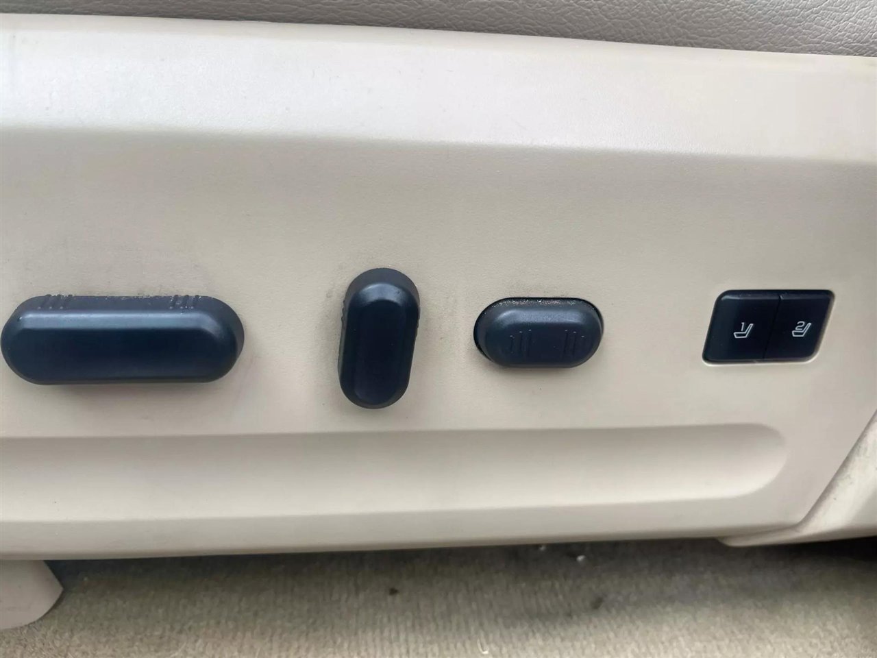 Used 2012 Ford Expedition XLT image 11