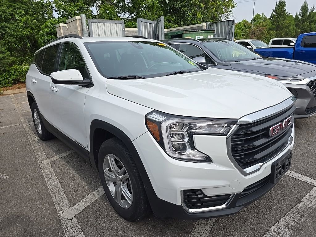Used 2024 GMC Terrain SLE w/ Driver Convenience Package AWD/4WD image 1