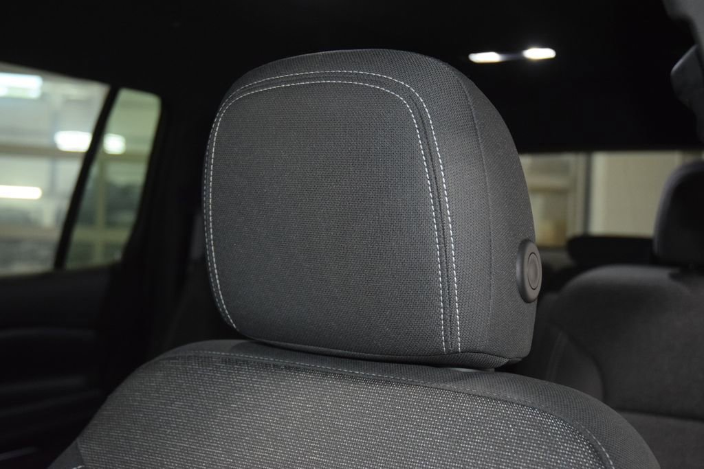 Used 2024 Chevrolet Traverse LT w/ Midnight/Sport Edition AWD/4WD image 39