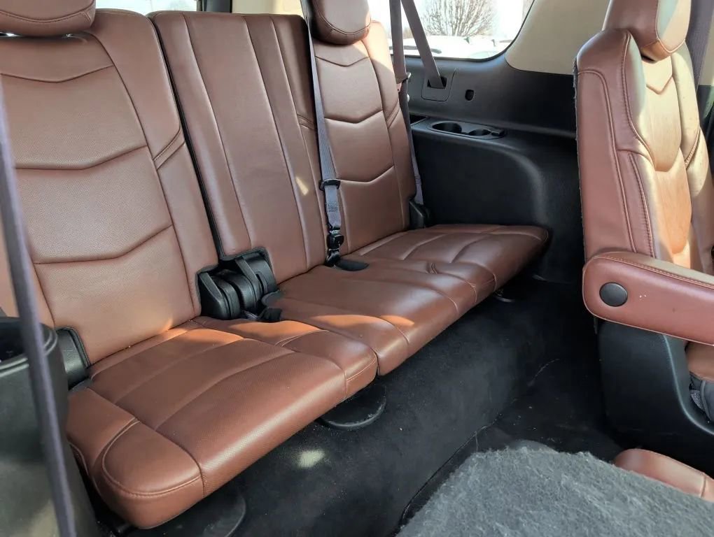 Used 2017 Cadillac Escalade ESV Premium Luxury image 17