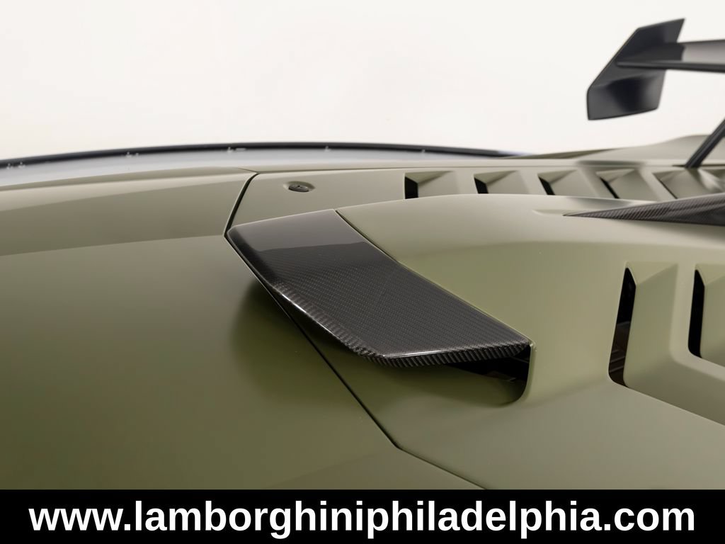 Used 2023 Lamborghini Huracan STO RWD image 45