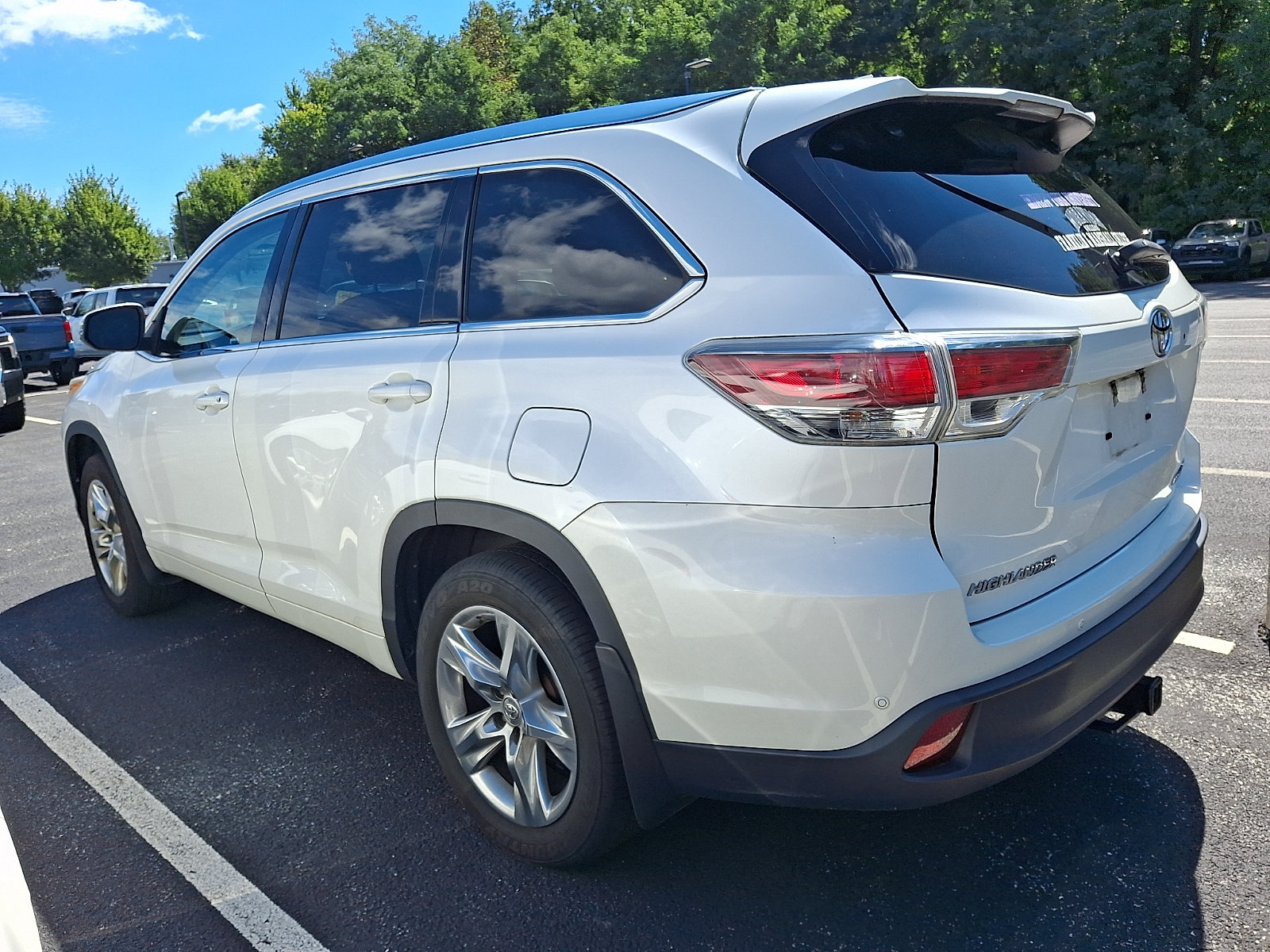 Used 2015 Toyota Highlander Limited AWD/4WD image 3