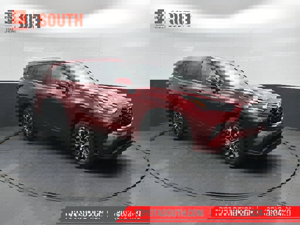 New 2026 Toyota Highlander XLE image 4