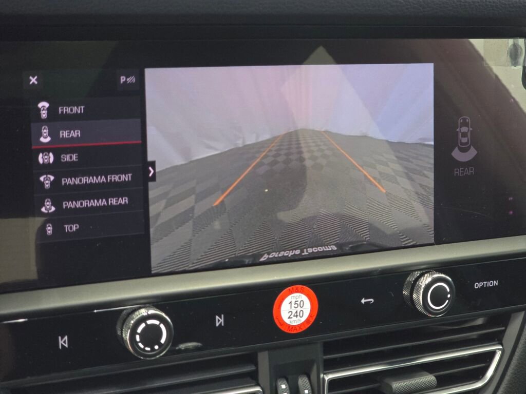 Certified 2024 Porsche Macan image 41