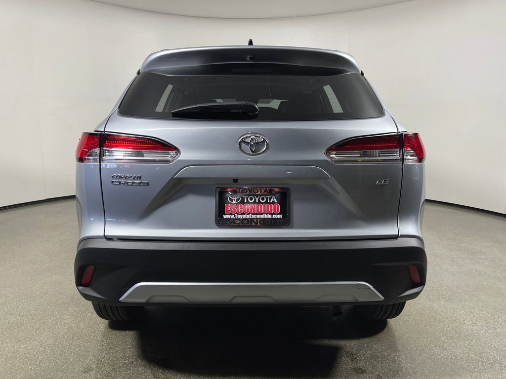 Certified 2025 Toyota Corolla Cross LE image 4