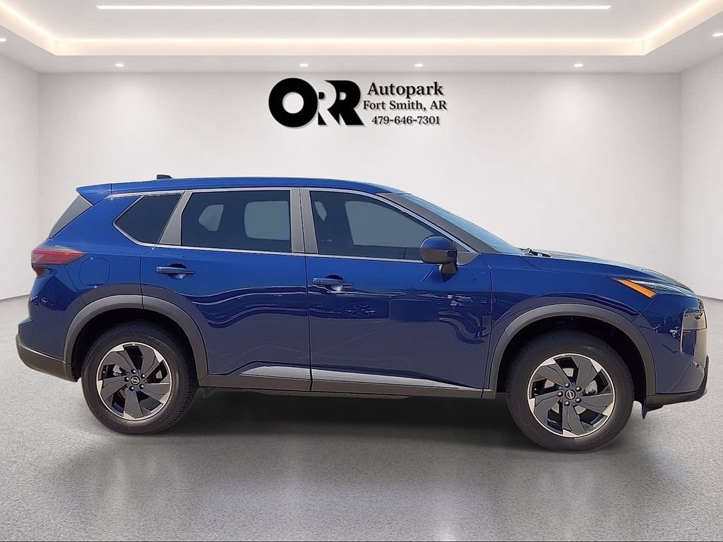 Used 2025 Nissan Rogue SV FWD image 6