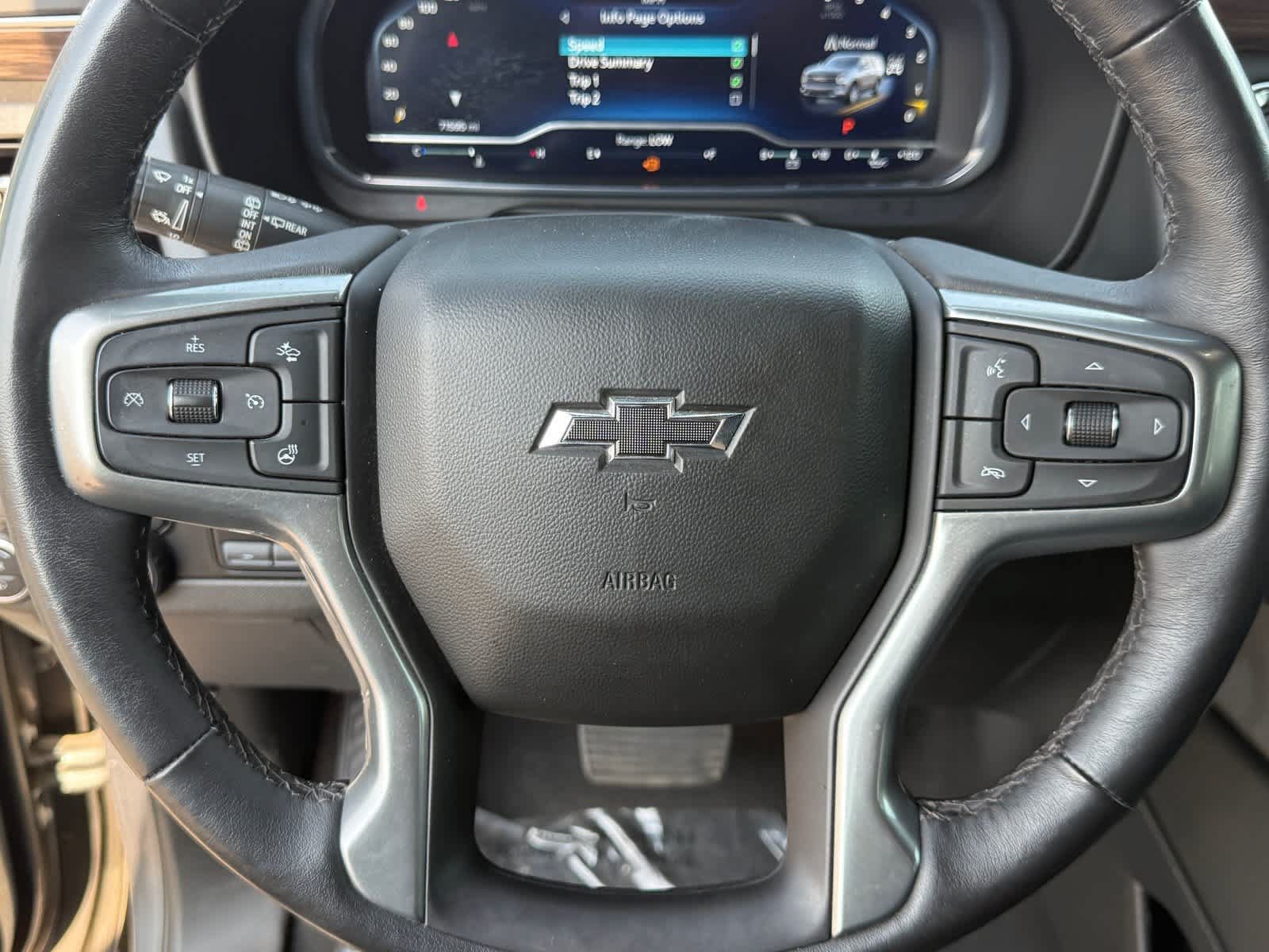 Used 2022 Chevrolet Suburban Z71 w/ Z71 Off-Road Package AWD/4WD image 16